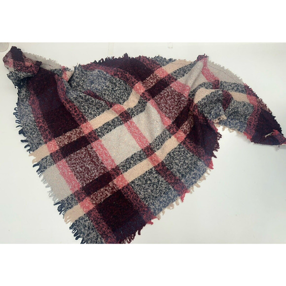 Candies Womens Triangle Scarf One Size Flannel Pink Plaid Fringe Soft Wrap - Picture 1 of 7